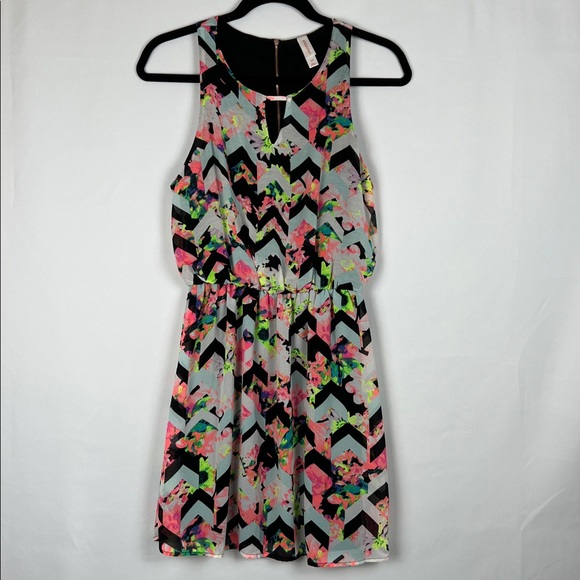 Xhilaration Dresses & Skirts - Floral Chevron‎ Sundress